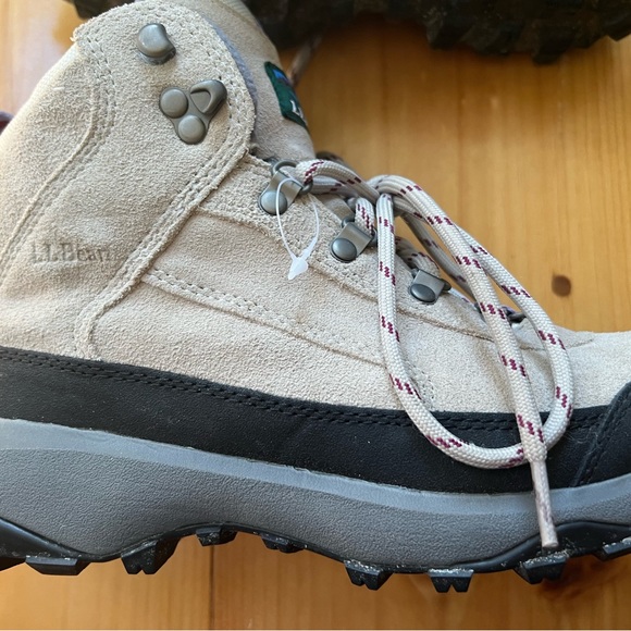 NEVER WORN. L.L. Bean women’s suede Primaloft hiking boots. Ivory Stone.SZ 8.5 - Picture 4 of 8